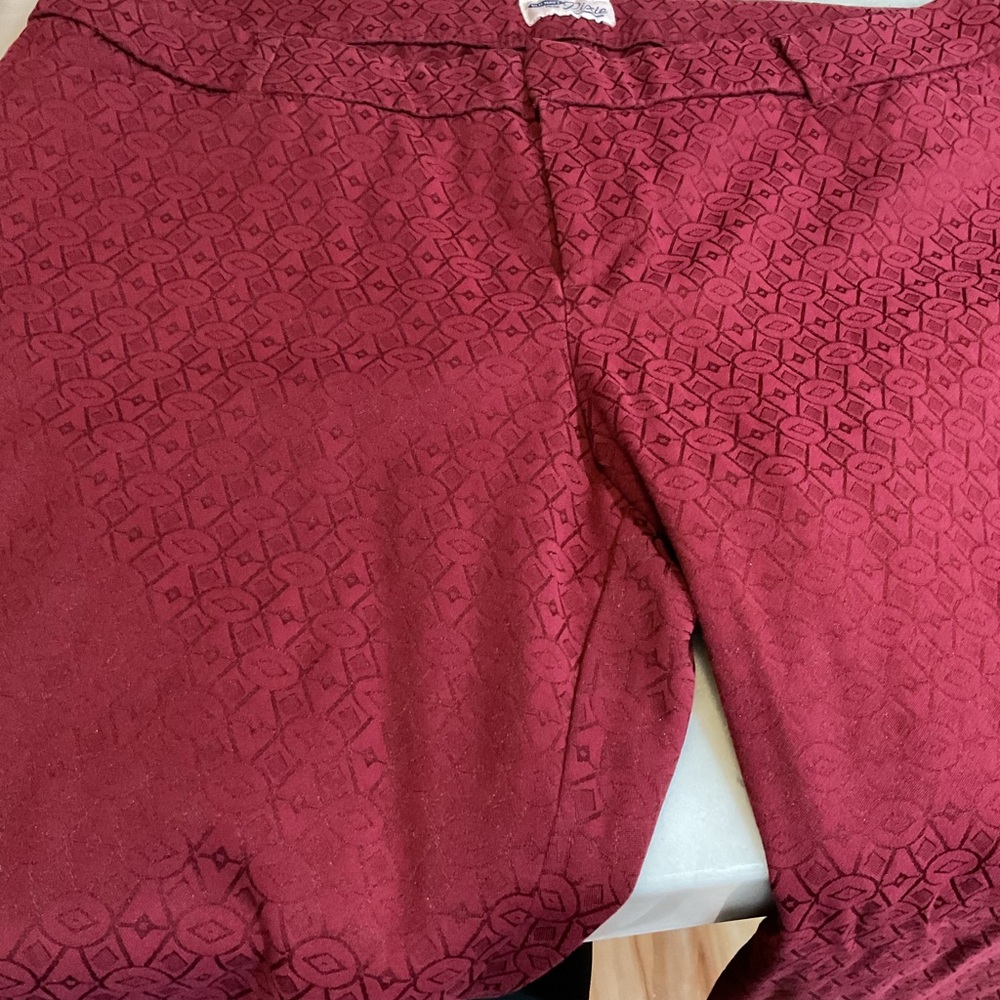 Old Navy Maroon Geometric Pixie Pants - image 1